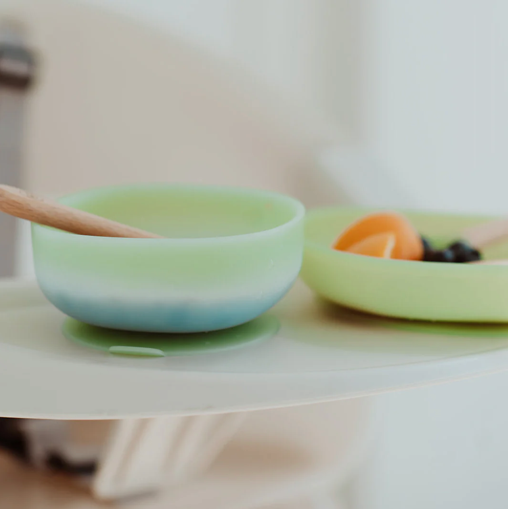 Paperclip Color-changing Suction Bowl